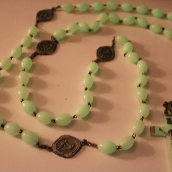 1950s Italian  Long Rosary Crucifix - Picture 4 of 12